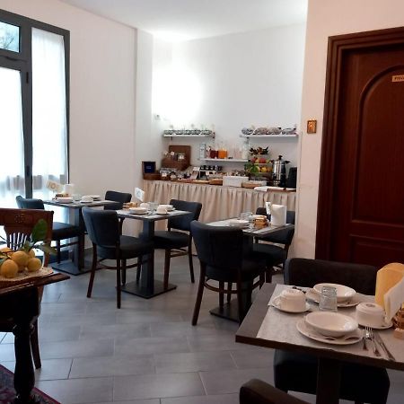Camere Caterina Bonassola Luaran gambar