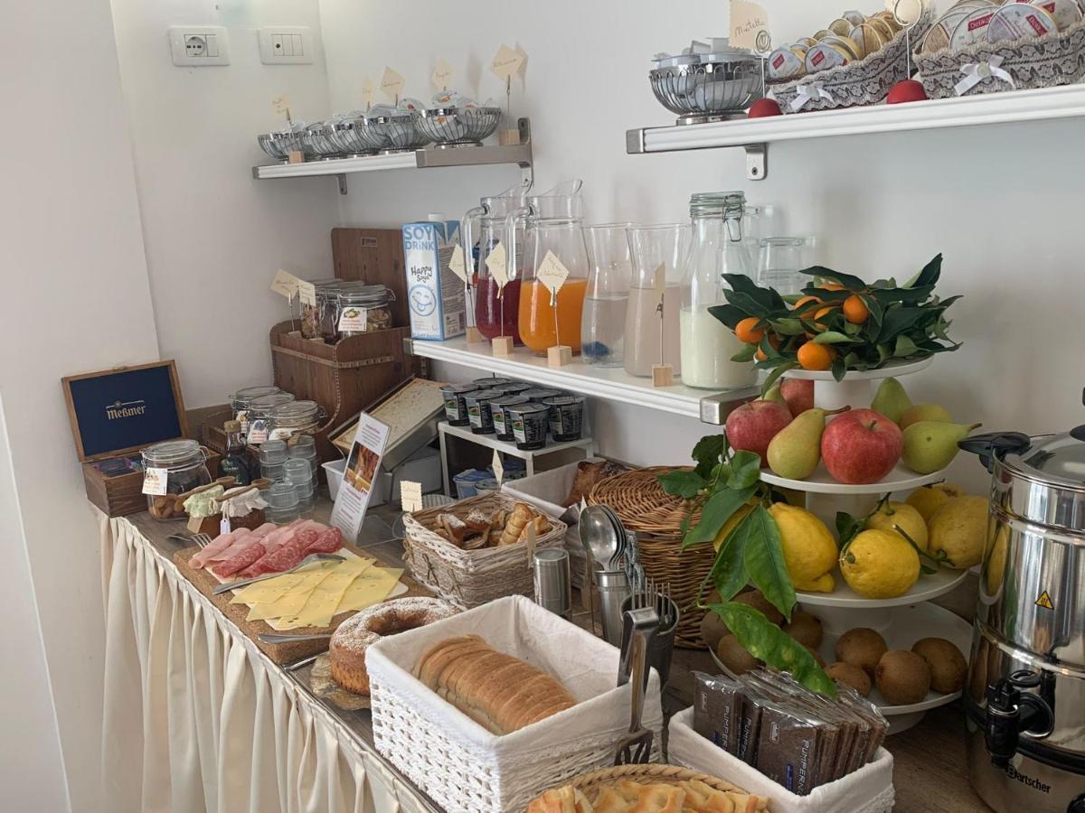 Camere Caterina Bonassola Luaran gambar